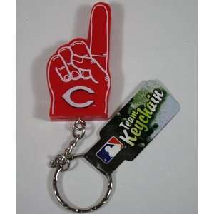  Cincinnati Reds MLB # 1 Finger Keychain: Sports & Outdoors