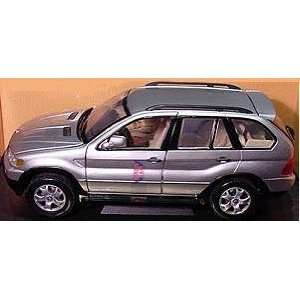  BMW X5 Diecast 1:18 in Silver: Toys & Games