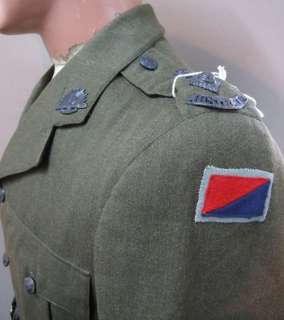 Militaria: Australian WW2 Artillery Officer Uniform  