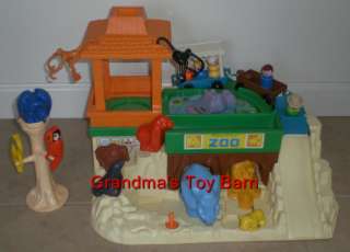   Fisher Price Little People #916 Play Family ZOO SET 1984  