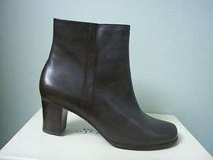 ST JOHNS BAY Womens Brown Leather Ankle Fashion Boots Shoes Heels 8.5 