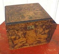 UNUSUAL AnTiQuE HAND CRAFTED / CARVED WOOD BOX / COLLAR BOX  