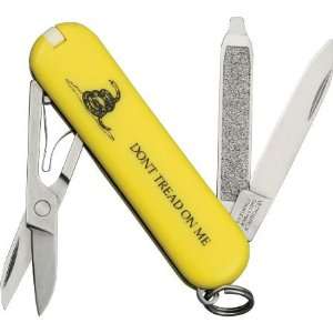 Swiss Army Knives 53076 Classic Pocket Knife with Gadsden Flag Dont 