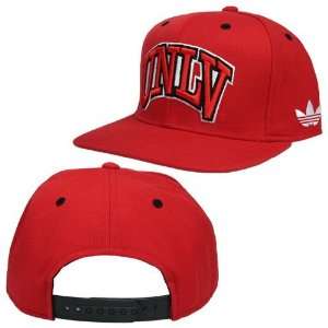  UNLV Rebels Basic Camex Snapback Hat (Red): Sports 