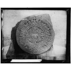 Aztec calendar stone 