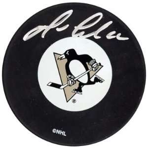  Mario Lemieux Autographed Hockey Puck   Penquins  : Sports 