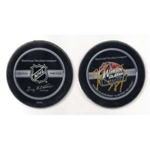  Kirk Maltby Autographed Puck   Winter Classic: Sports 