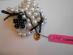 NWT Betsey Johnson Daisy Bow Simulated Pearl Stretch Bracelet  