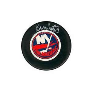 Bryan Trottier Autographed Puck:  Sports & Outdoors