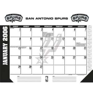  San Antonio Spurs 2006 Desk Calendar: Sports & Outdoors