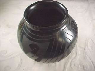 Arminda Silveira Mata Ortiz Art Pottery Black Vase  