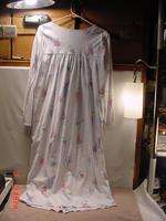LONG FLANNEL SNAP FRONT NIGHTGOWN   CELESTIAL DREAMS   SIZE LARGE 