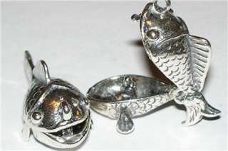 Jonah & The Whale Opens To Jonah Praying Silver Charms  