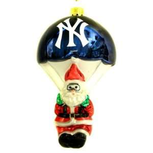 New York Yankees MLB Parachuting Santa Glass Ornament 