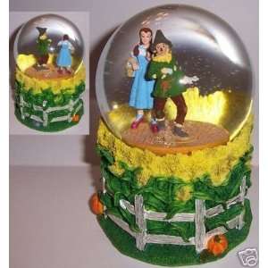  Wizard of Oz Dorothy & Scarecrow Musical Waterglobe 