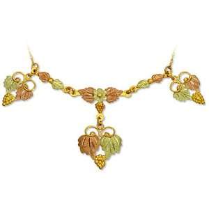   Hills Gold necklace with large three piece pendant   E353: Jewelry