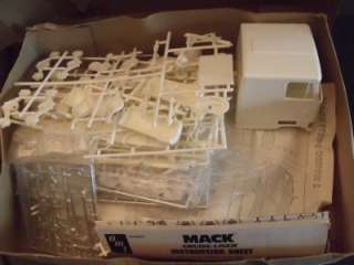   LINER TRUCK MODEL KIT UNBUILT PARTS SEALED IN BAGS. 1/25 SCALE BOX HAS