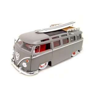  1962 VOLKSWAGEN MICROBUS VW 1:24 SCALE DIECAST MODEL: Toys 