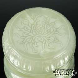 Chinese Light Celadon Jade Circular Box, Chrysanthemum Design, 19/20th 