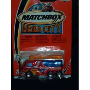  Matchbox Hero City 2002 #33 Airport Fire Pumper Fire Truck 