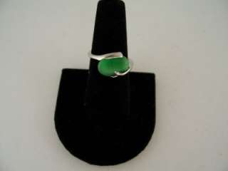 EMERALD GREEN CATS EYE OVAL CABOCHON STONE RING, NEW, GIFT BOXED, E21 
