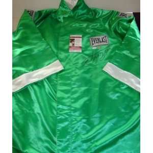   Signed Everlast Boxing Robe JSA   Autographed Boxing Robes and Trunks